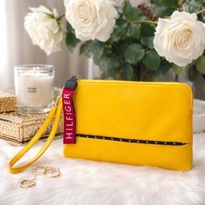 Tommy Hilfiger Leather Pouch